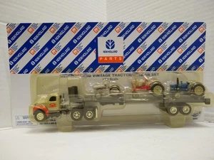 Ertl #3045 New Holland Vintage Tractor/Trailer set w/tractors 1/64 Scale Diecast - Picture 1 of 1