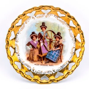 Piattino porcellana vittoriano gallese spinning party bordo reticolato dorato fine XIX secolo - Foto 1 di 8