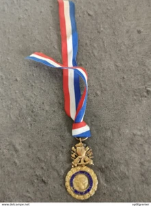 MEDAILLE VALEUR ET DISCIPLINE 1870 AVEC RUBAN BLEU BLANC ROUGE - Picture 1 of 2