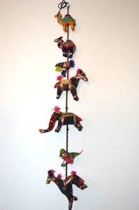 7 HANGING ELEPHANTS HAND MADE INDIAN WALL HANGING DOOR WINDOW - Picture 1 of 7