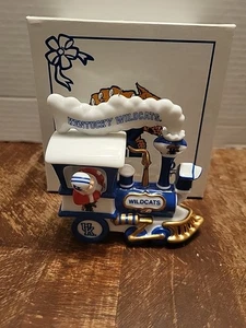 Locomotora de tren Danbury Mint Kentucky Wildcats 2004 adorno de Navidad - Imagen 1 de 8