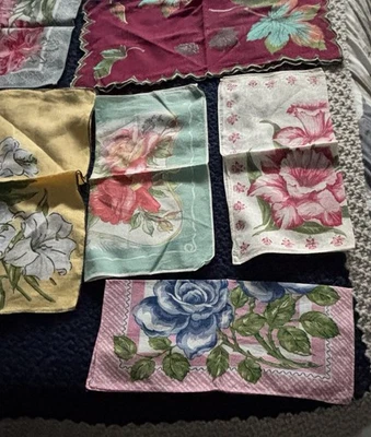 Juego de 19 pañuelos vintage coloridos estampados florales de algodón Foto 1 de 4