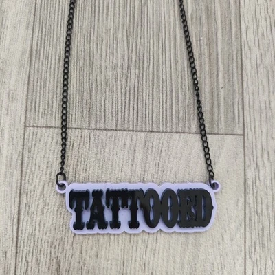 Collana tatuata in acrilico - Immagine 1 di 2