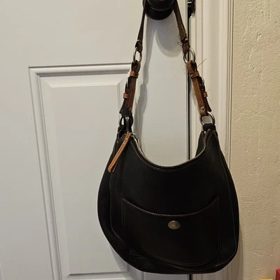 Bolso de hombro Coach Chelsea de cuero granulado #F05S-8E98 negro con forro rosa Foto 1 de 4