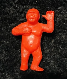 VTG 1950s 60s MPC 3" Hard Plastic Red King Kong Gorilla Ape Monkey Toy Figure - Picture 1 of 2
