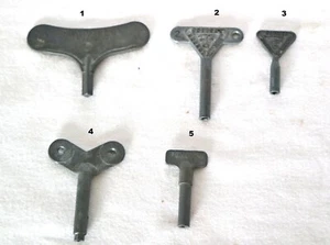 AC3079B: Vintage Chad Valley, Tri-Ang & andere Uhrwerkschlüssel Multilisting - Bild 1 von 7