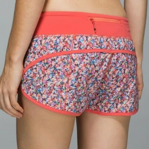 Pantalones Cortos Lululemon Run Speed Prisma Pétalo Multi Atómico Rojo Mujer 2 Coral Floral - Imagen 1 de 9