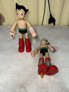 2 Action Figure Astro Boy 2004 11" Bandai One Completer One per ricambi - Foto 1 di 7