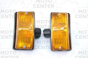 COPPIA FRECCE ARANCIONI ANTERIORI COMPLETE PIAGGIO VESPA PX 125 150 200 ('77-'0 - Picture 1 of 1