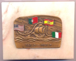 Placca metallica. TAT 5 - MAT 1. ITALIA, USA, PORTOGALLO, SPAGNA. anni '90 - Imagen 1 de 1