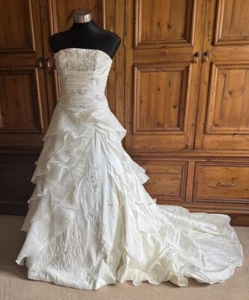 “KNIGHTLY”SIZE*12*STUNNING PRINCESS IVORY~TRAIN~WEDDING DRESS~BNWT~RRP$1350* - Picture 1 of 11