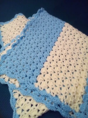 Manta bebé crochet a mano patrón de punto cupcake azul y blanco Foto 1 de 4