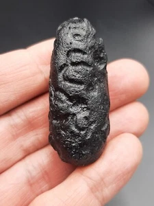 Bellissimo bastoncino Tektite Filippinite 27,85g / 4,9cm - vetro impatto meteorite - Foto 1 di 12