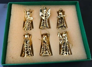 6 figuras doradas de plástico mini ángeles adornos de Navidad 2" nuevas en caja - Imagen 1 de 1
