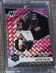 Panini Mosaic 2021 debut NFL mosaico camuflaje rosa Prizm #242 Justin Fields RC/estuche - Imagen 1 de 2