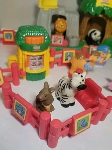 2001 Fisher Price Little People ANIMAL SOUNDS ZOO With Baby Petting Zoo  - Picture 1 of 5