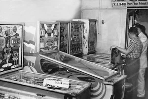 Arcade Games Wms Deluxe Baseball Zylinder Mütze 1950er Vintage 8x12 Fotografie Reprint - Bild 1 von 1