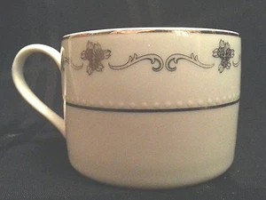 Wallace Heritage Grand Baroque Fine China replacement dinner cup platinum trim - Imagen 1 de 2