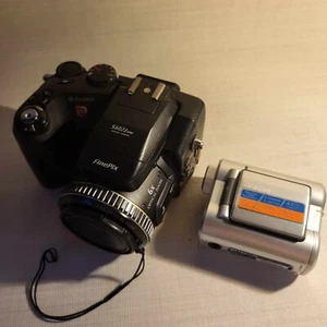 Fujifilm FinePix S602Z Zoom 3.1MP Digital Bridge Camera + Small video camera - Picture 1 of 5