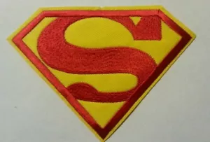 Parche ""S"" de Superman ~ 4 1/8"" x 2 3/4"" ~ Bordado ~ Cómics de DC ~ Costura de Hierro ~ CORREO GRATUITO DE EE. UU. - Imagen 1 de 1