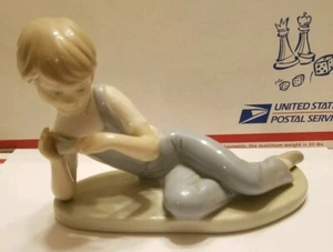 NAO JUNGE SPIELT MUNDHARMONIKA SELTENE PORZELLANFIGUR IM RUHESTAND #0166 NEUWERTIG - Bild 1 von 8
