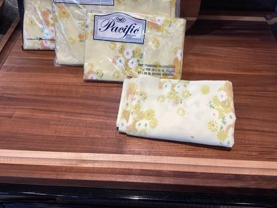 JUEGO DE SÁBANAS 6 PIEZAS MARGARITAS REFLEJOS FLORALES AMARILLOS PACIFIC MIRACALE EN MUY BUEN ESTADO NOS Foto 1 de 4