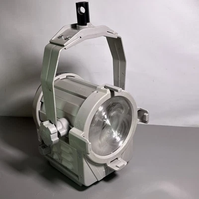LITEPANELS DIMMING SOLA 6 Daylight LED Fresnel Light 75W / USED - Image 1 of 4