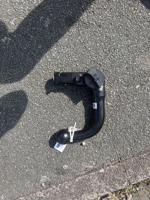 Genuine Jaguar Detachable Towbar - Image 1 of 4