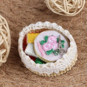 9 PC 1:12 EMBROIDERY HOOP, SCISSORS THREAD & WICKER BASKET DOLL HOUSE - Picture 1 of 1