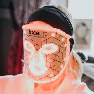 Rio faceLite Beauty Boosting LED Face Mask - Ref 5304-1-N - Picture 1 of 4