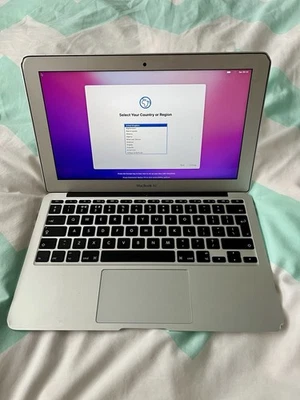 Apple MacBook Air A1465 Early-2014 11" i5-4260U 1.4GHz 4GB RAM 128GB SSD - Image 1 of 4