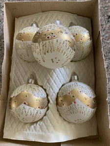 5 Christmas Classics Commodore Hand Decorated Glass Ornaments - Picture 1 of 3