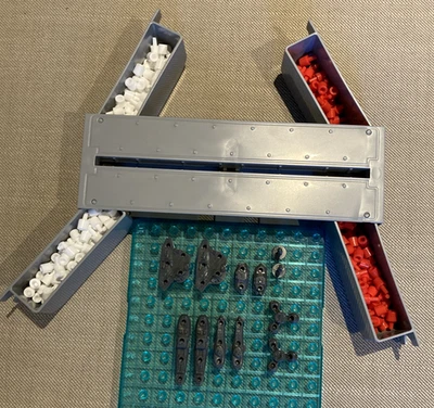 Acorazado El Juego de Combate Táctico Piezas de Repuesto Clavijas, 10 Naves + 2 Hombre + Foto 1 de 3