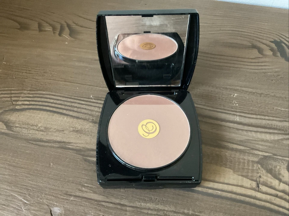 Beauticontrol Perfecting Wet/Dry Finish Foundation Desert Tan 6073-Discontinued - Image 1 of 3