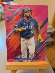 Topps Finest Randy Arrozarena #238 2025 refractor magenta raro 087/200 - Imagen 1 de 3