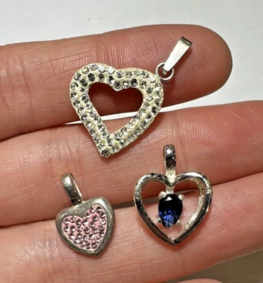 Lotto Vintage Di Pendenti Cuore Strass CZ Smalto Argento 925 3 Pezzi Cd 39.10 - Immagine 1 di 4