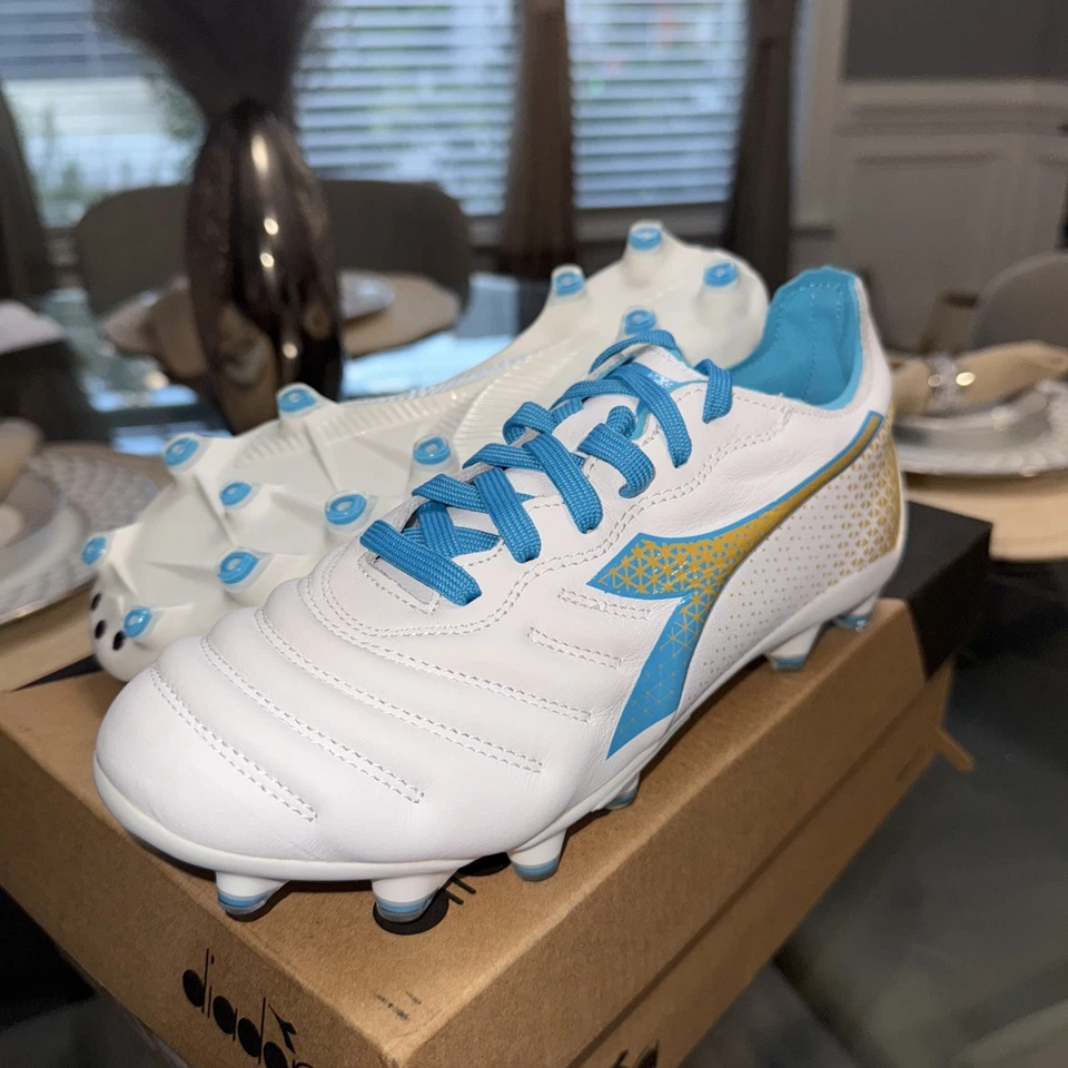 Botines de fútbol Diadora Brasil Elite talla LT W LP 12 talla 6,5 para mujer precio de venta sugerido por el fabricante 90 USD Foto 1 de 4