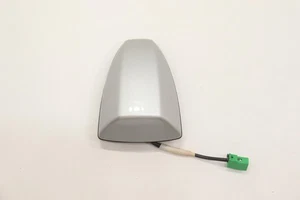 Módulo de antena de aleta de tiburón techo trasero Infiniti QX80 2020-2024 OEM PLATEADO_K23 - Imagen 1 de 11