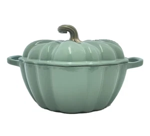 Le Creuset Signature Pumpkin Cocotte 24cm 9.5" Sea Salt Enamel Cast Iron 4 Qt - Picture 1 of 5