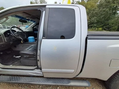 Porta traseira do motorista King Cab com moldura lateral do corpo compatível com 04-15 TITAN 2689378 - Imagem 1 de 4