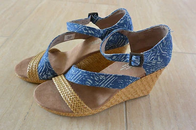 NUEVAS Sandalias de Cuña Toms de Cuero/Textil con Tirantes en Tostado/Azul Talla 7 Foto 1 de 4