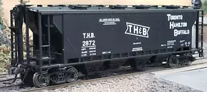 True Line Trains HO Toronto Hamilton & Buffalo (TH&B) Slabside covered hopper - Picture 1 of 16