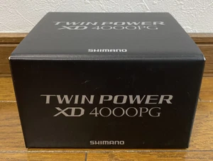 Spinning Reel 21 Twin Power XD 4000PG Gear Ratio 4.4:1 Fishing IN BOX - Picture 1 of 4