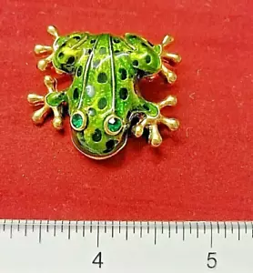 FROG Gold - Plated BROOCH Enamelled in shades of Green with Crystal eyes - Picture 1 of 5