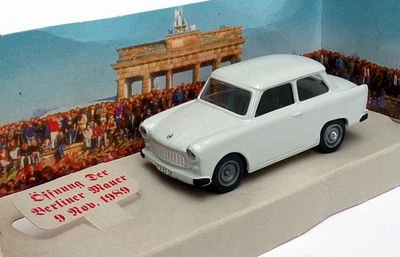 Vitesse 1/43 Scale Model Car V06400W - Trabant Der Trabi - White - Image 1 of 3