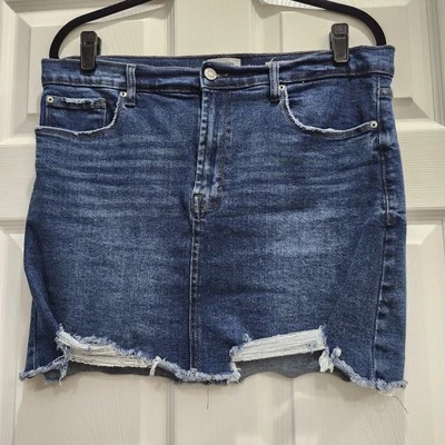 Minifalda vaquera envejecida Kensie talla 10/30 dobladillo deshilachado lavado azul medio Foto 1 de 4