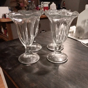 set of 4 Anchor Hocking sundae/ ice cream / soda glasses - Picture 1 of 2