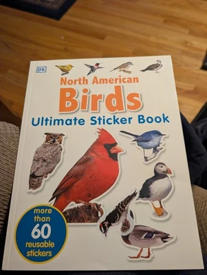 Ultimate Sticker Book: North American Birds: Over 60 Reusable Full-Color Sticker Foto 1 de 2