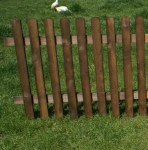 Recinto in legno per aiuola steccato giardino colore noce varie misure 100x80 - Foto 1 di 1