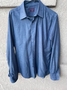 UNTUCKit Shirt Mens L Button Up Blue Chambray Shirt Long Sleeve Nice!! - Picture 1 of 3